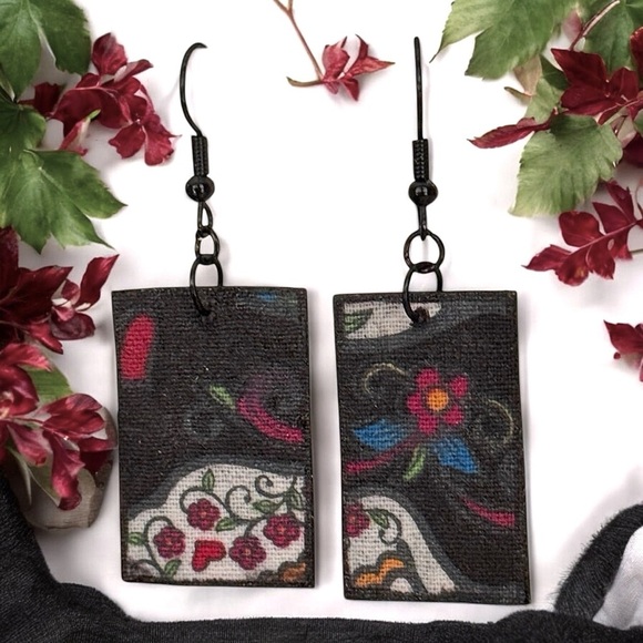 Groovy Unique Floral Dangles - Picture 5 of 7